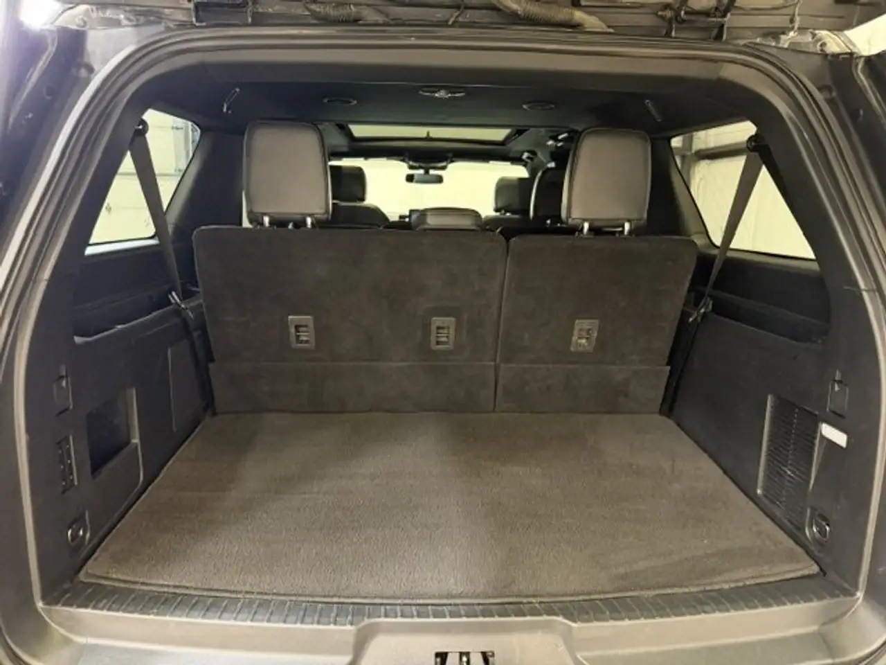 Ford Expedition снимка Ford Expedition