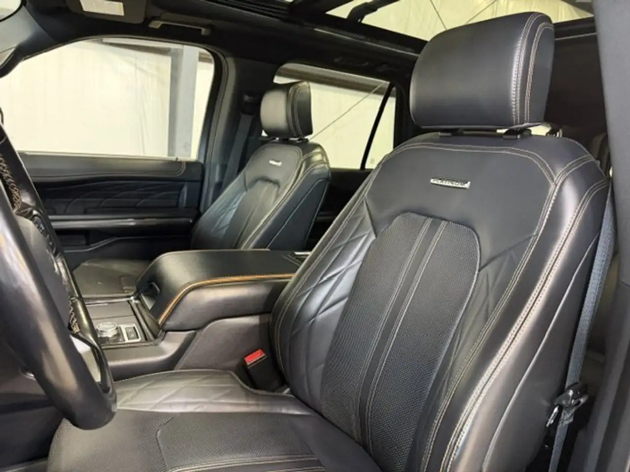 Ford Expedition снимка Ford Expedition