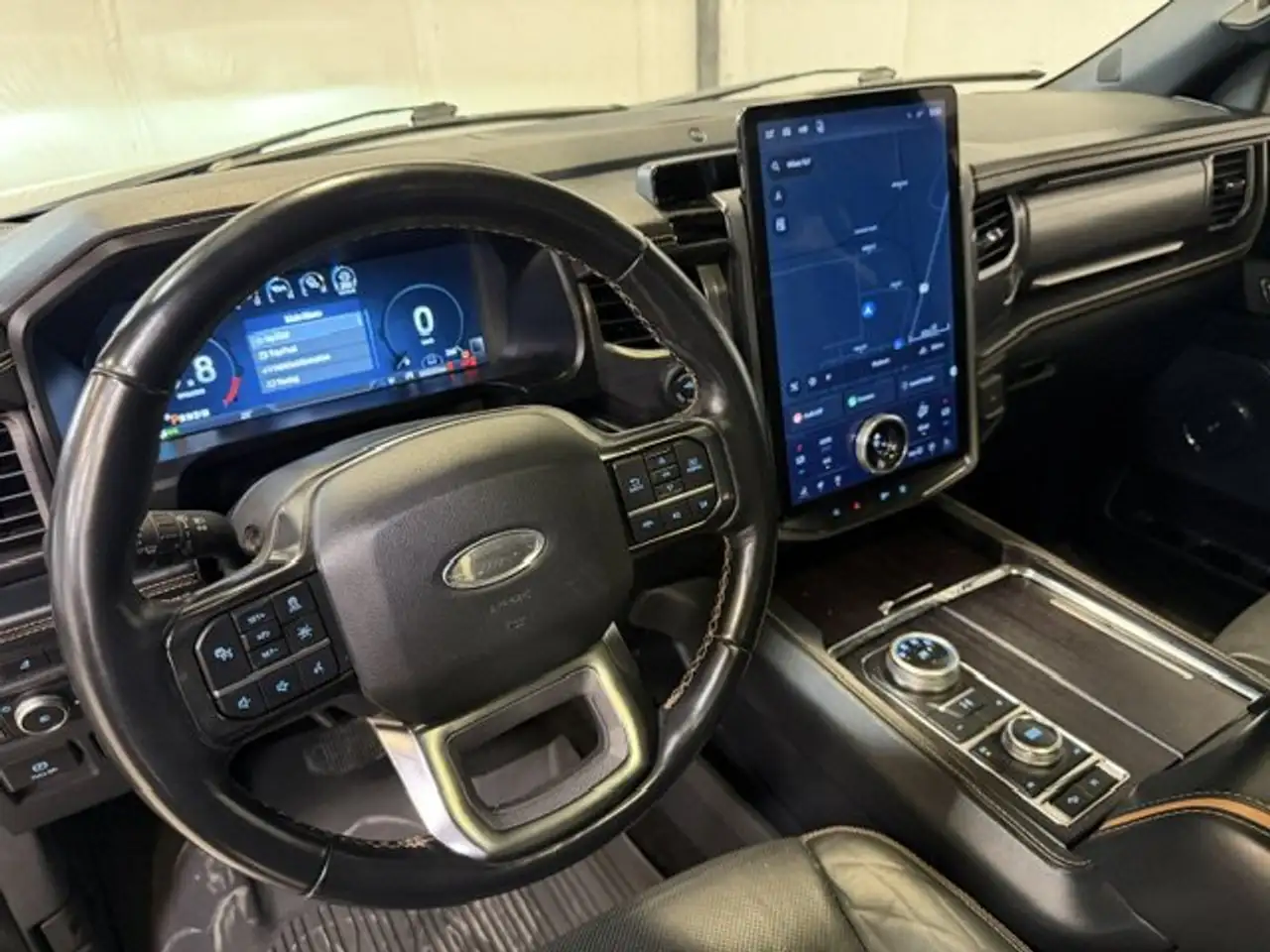 Ford Expedition снимка Ford Expedition