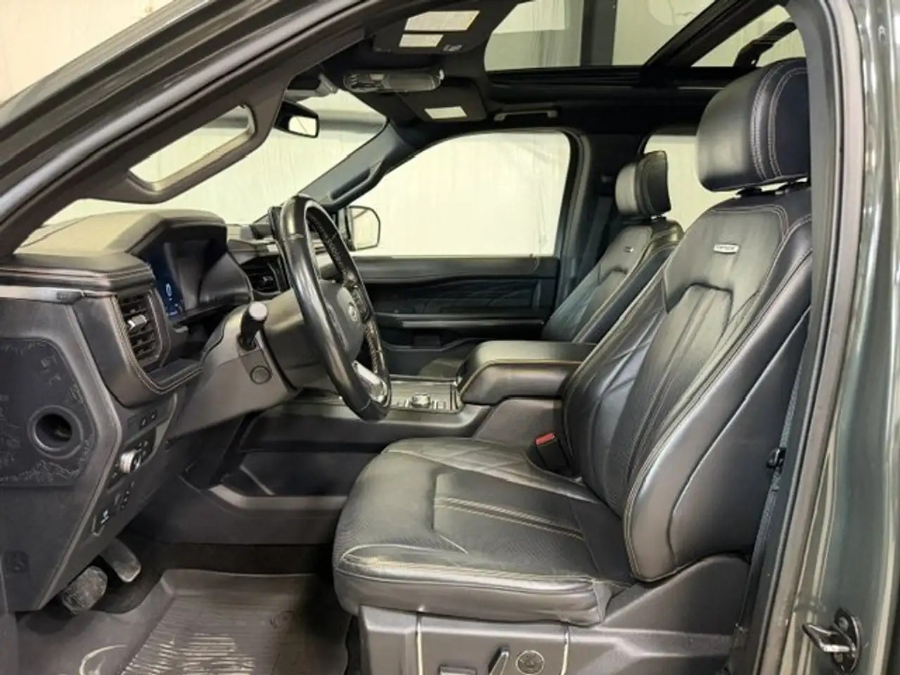 Ford Expedition снимка Ford Expedition