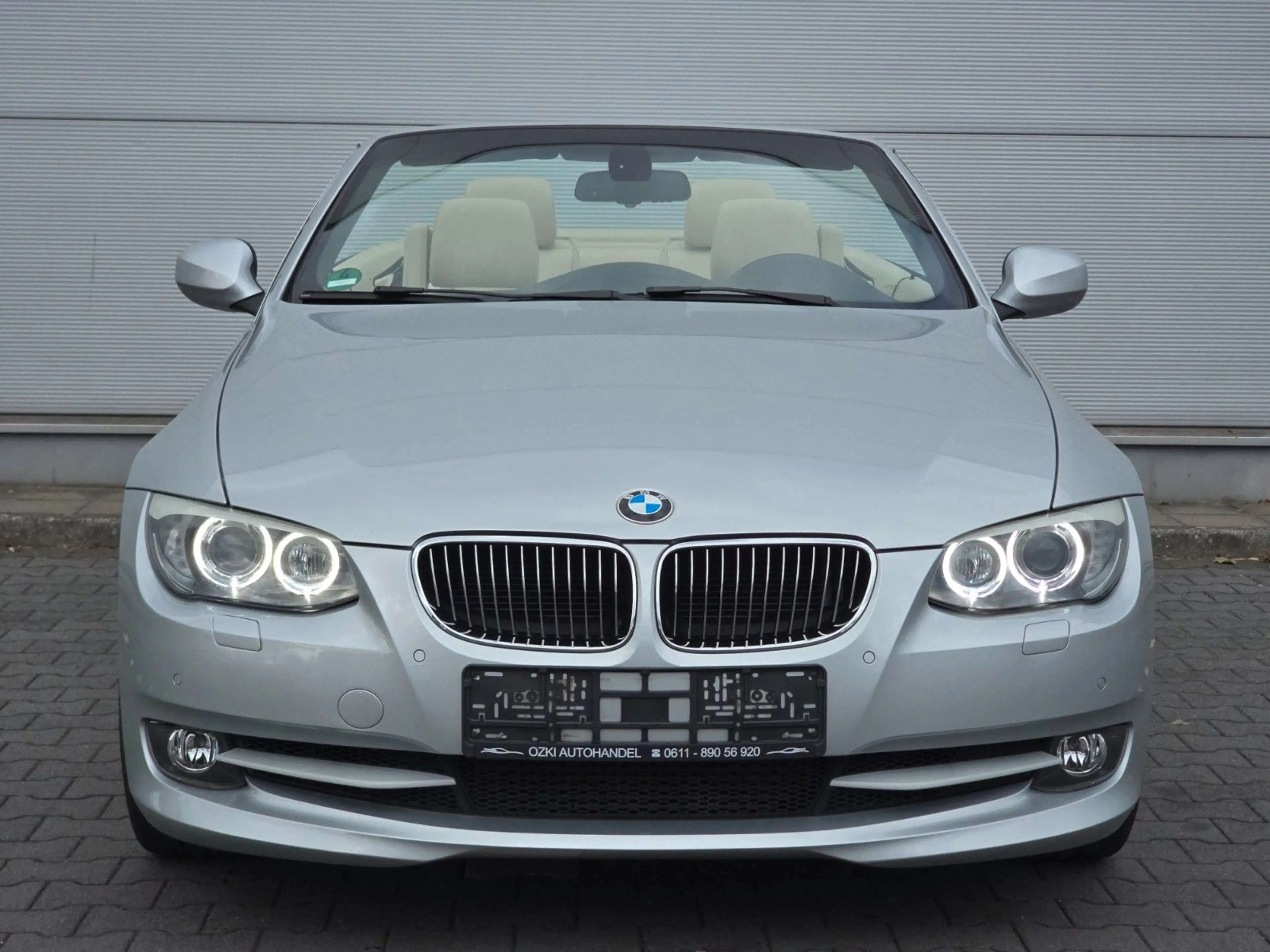 BMW 335 i Cabrio — photo 2