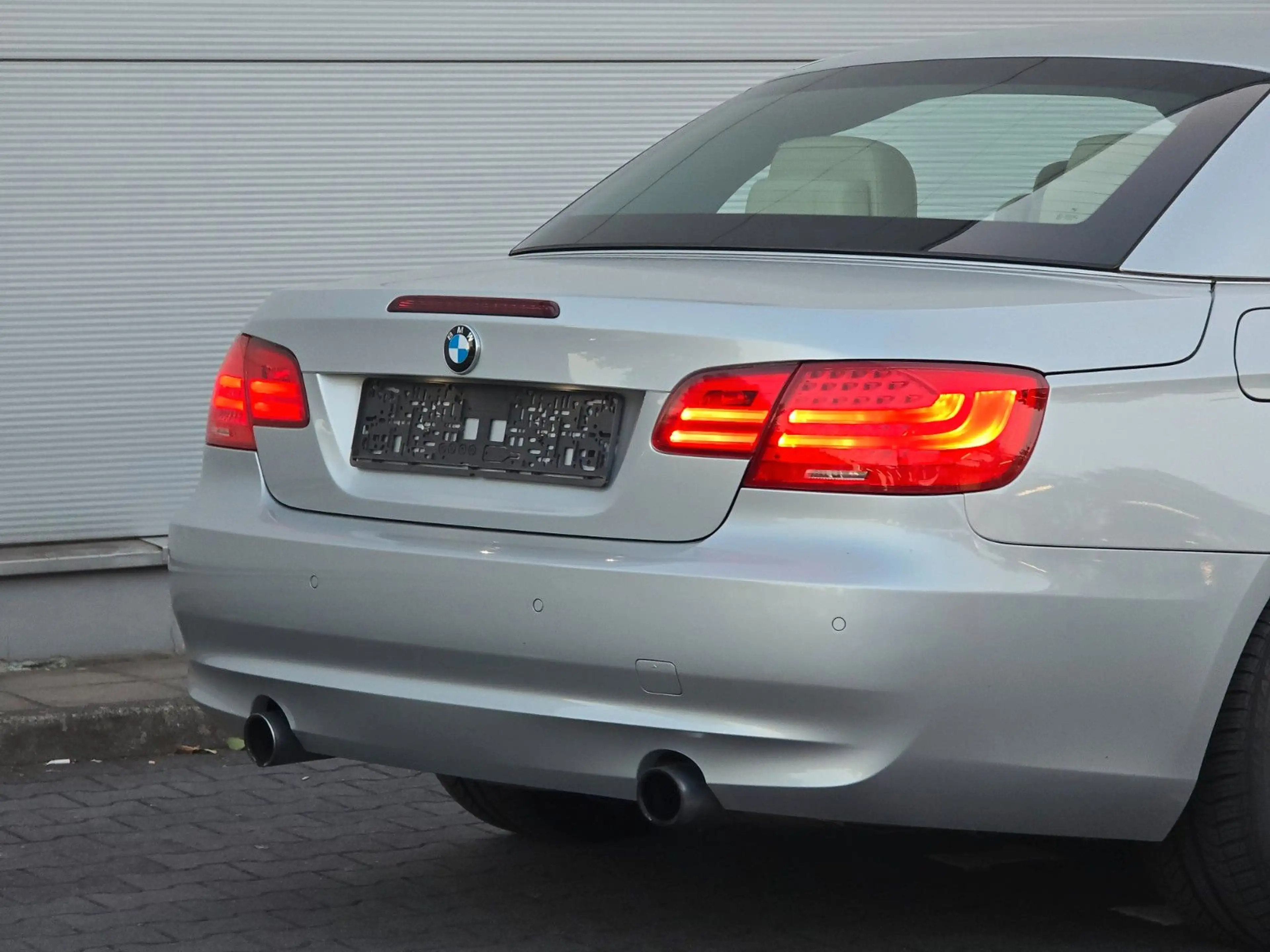 BMW 335 i Cabrio — photo 13