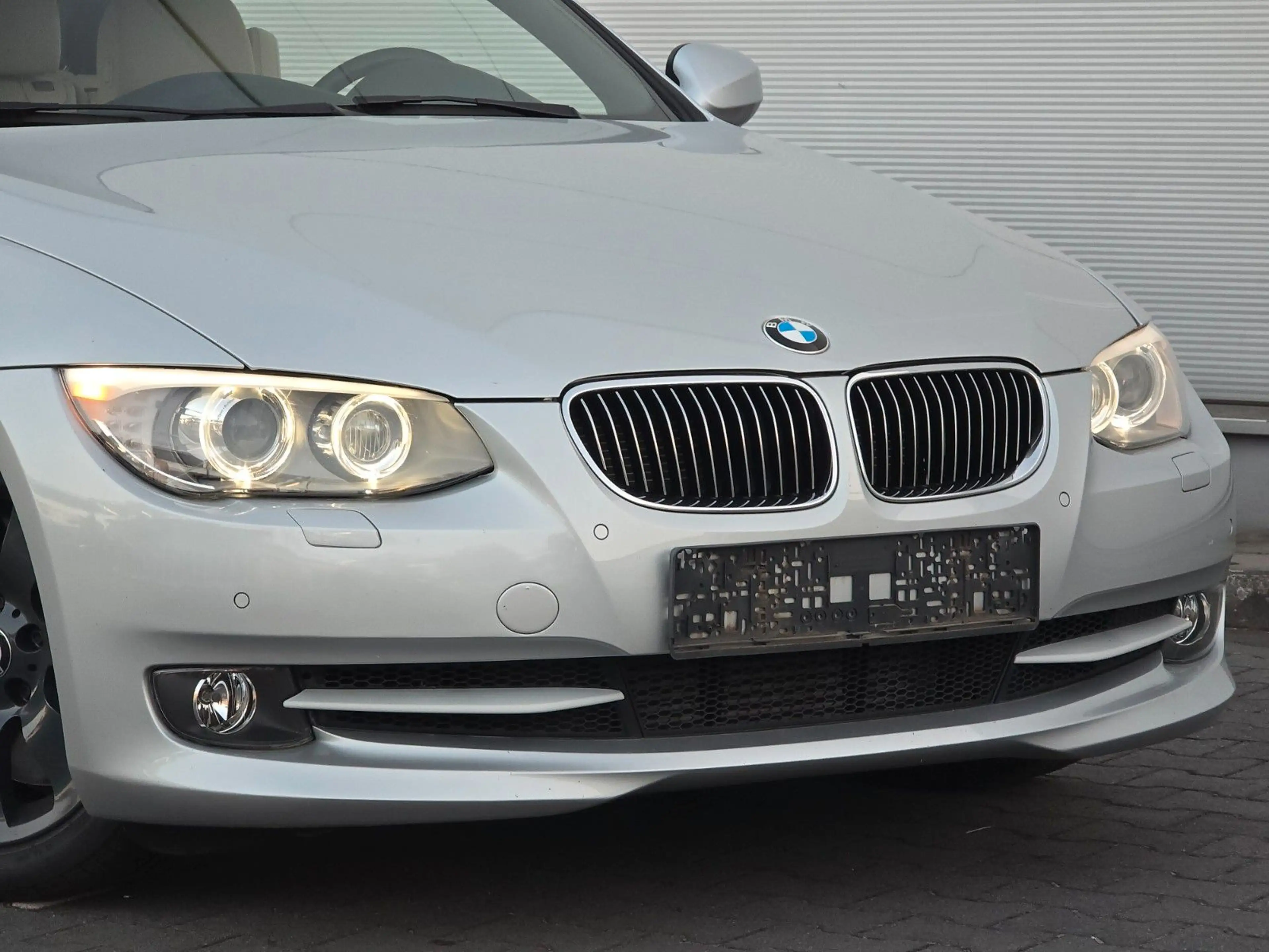 BMW 335 i Cabrio — photo 3
