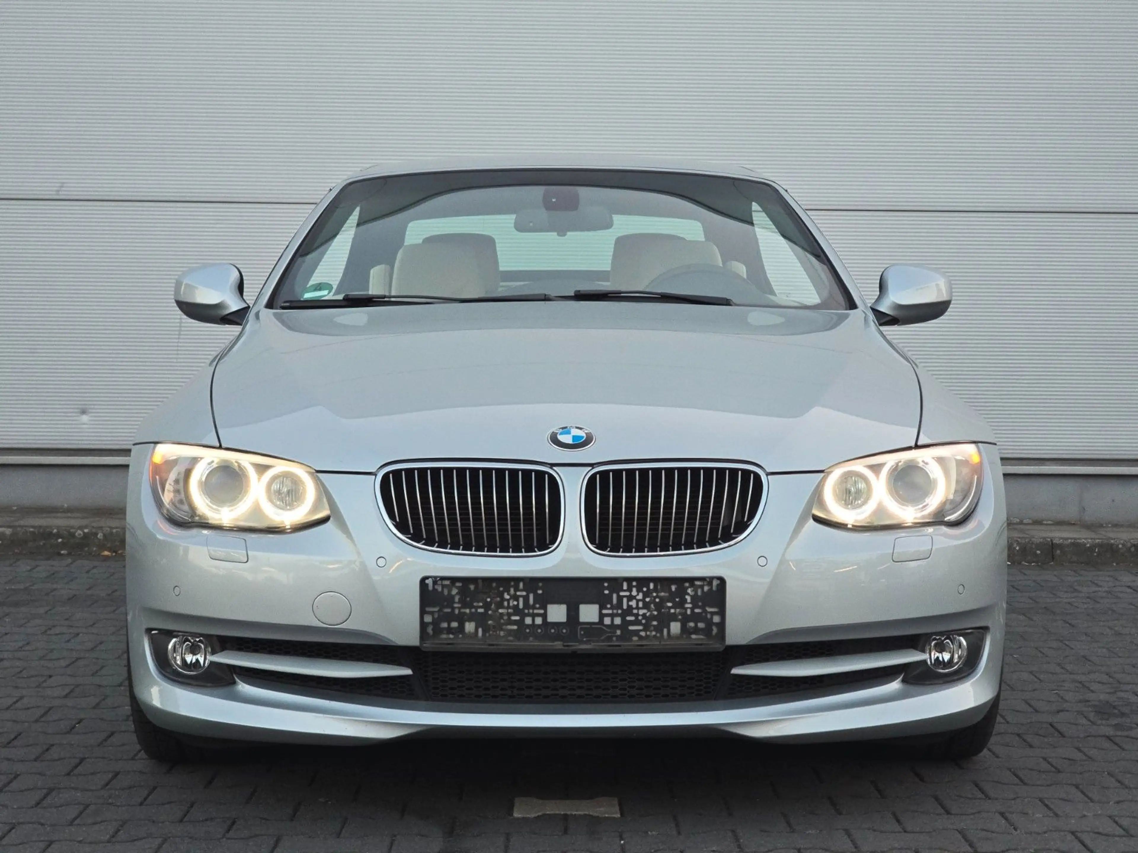 BMW 335 i Cabrio — photo 4