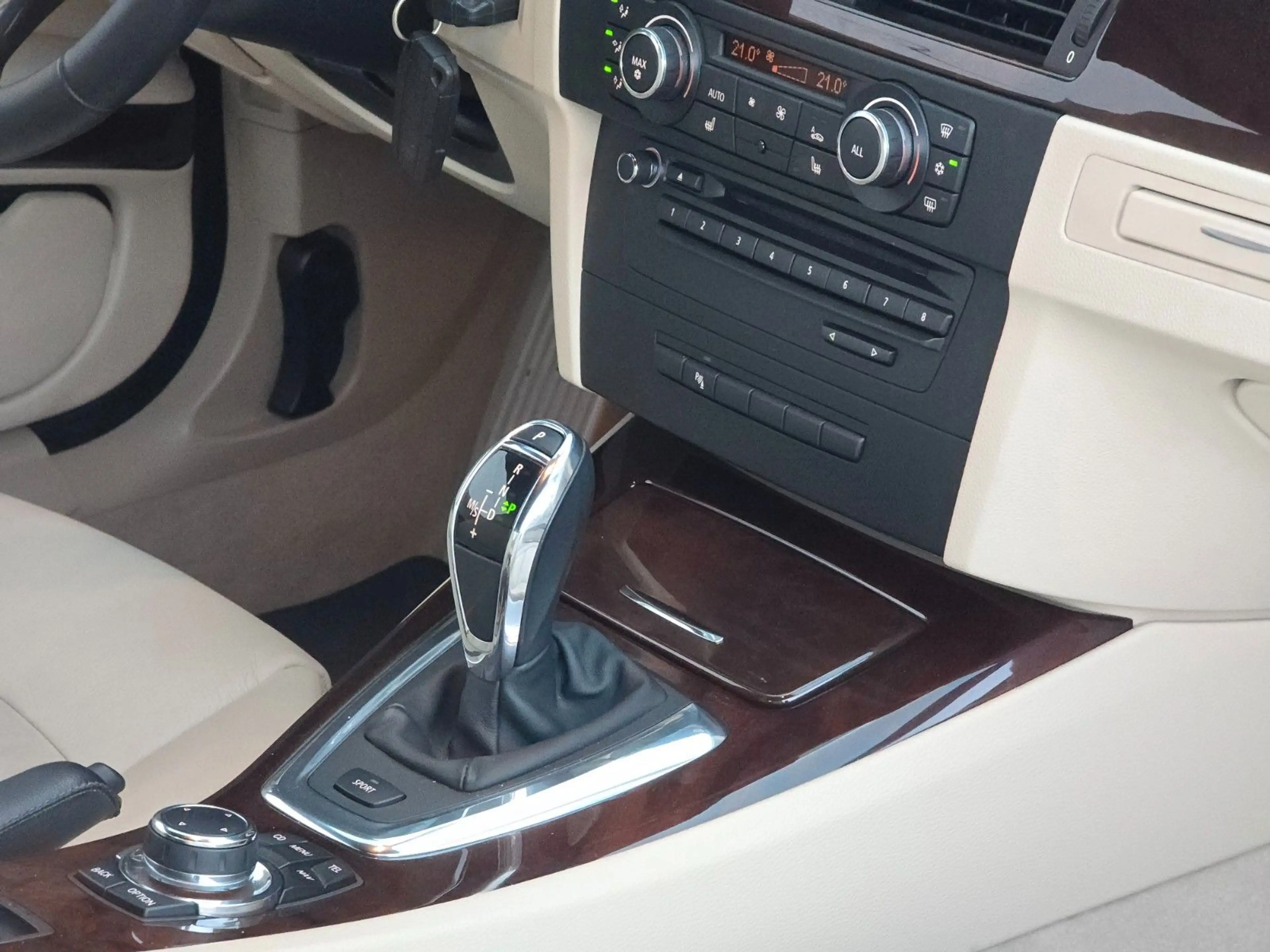 BMW 335 i Cabrio — photo 30
