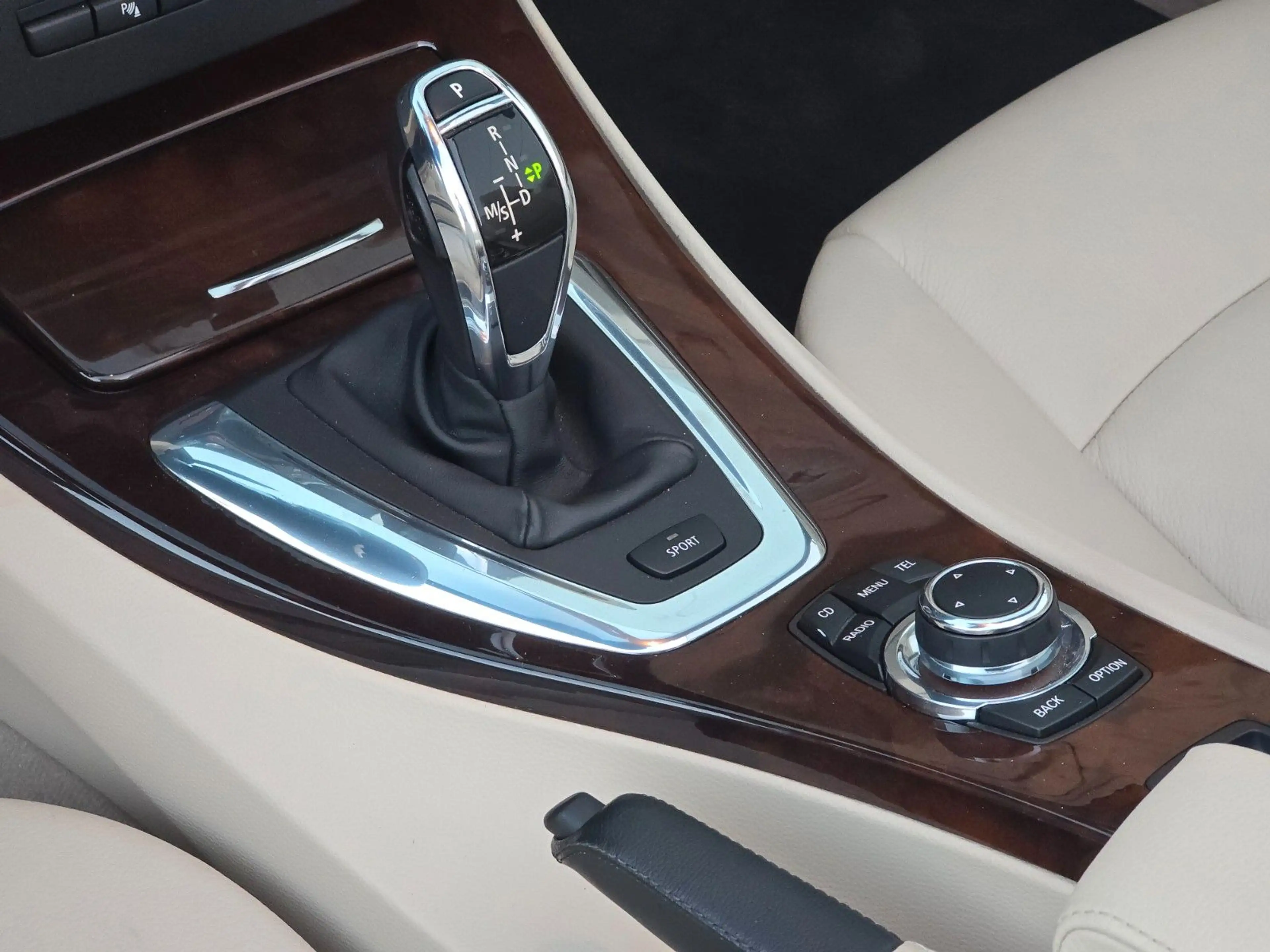 BMW 335 i Cabrio — photo 26