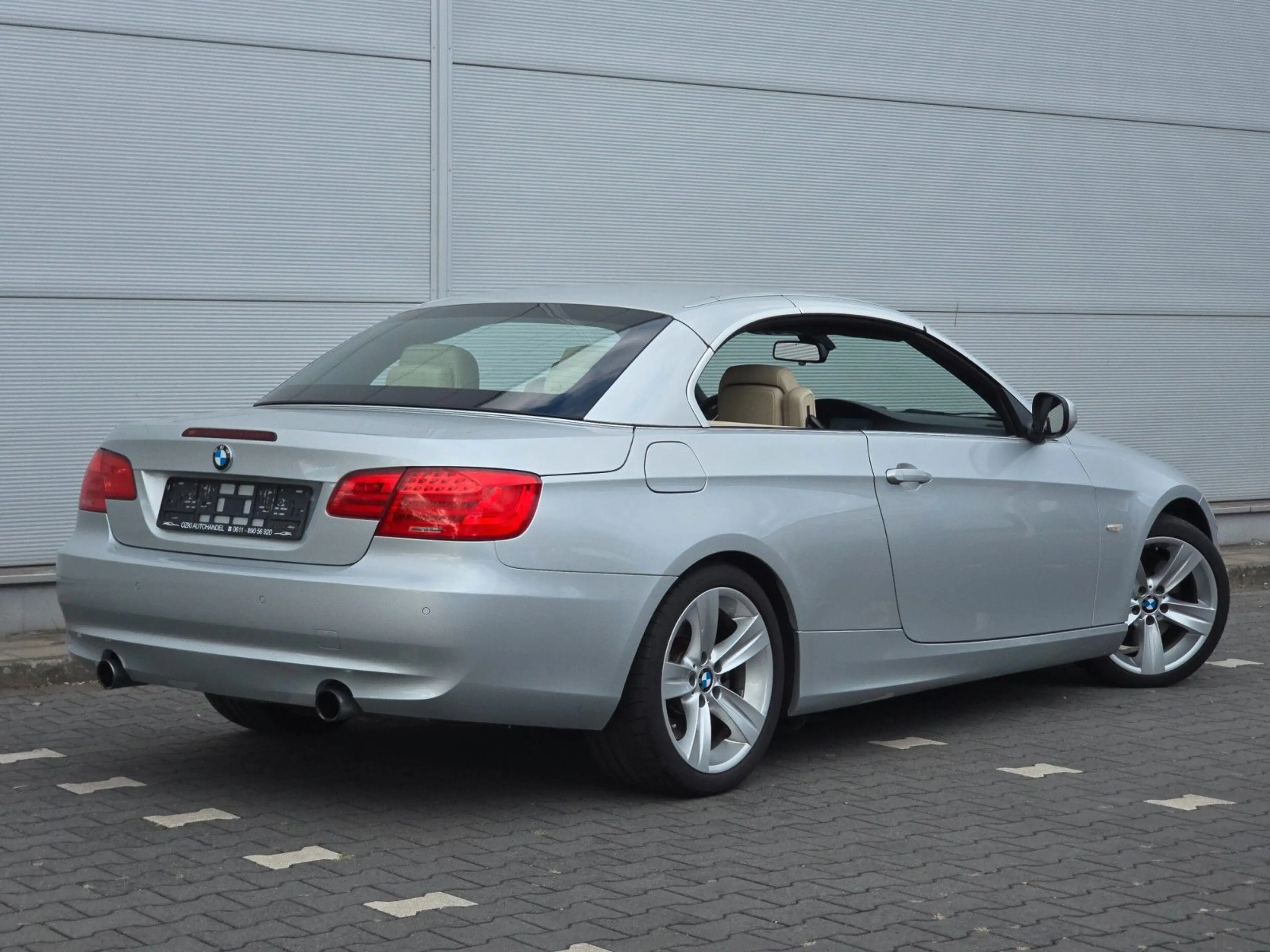 BMW 335 i Cabrio — photo 12