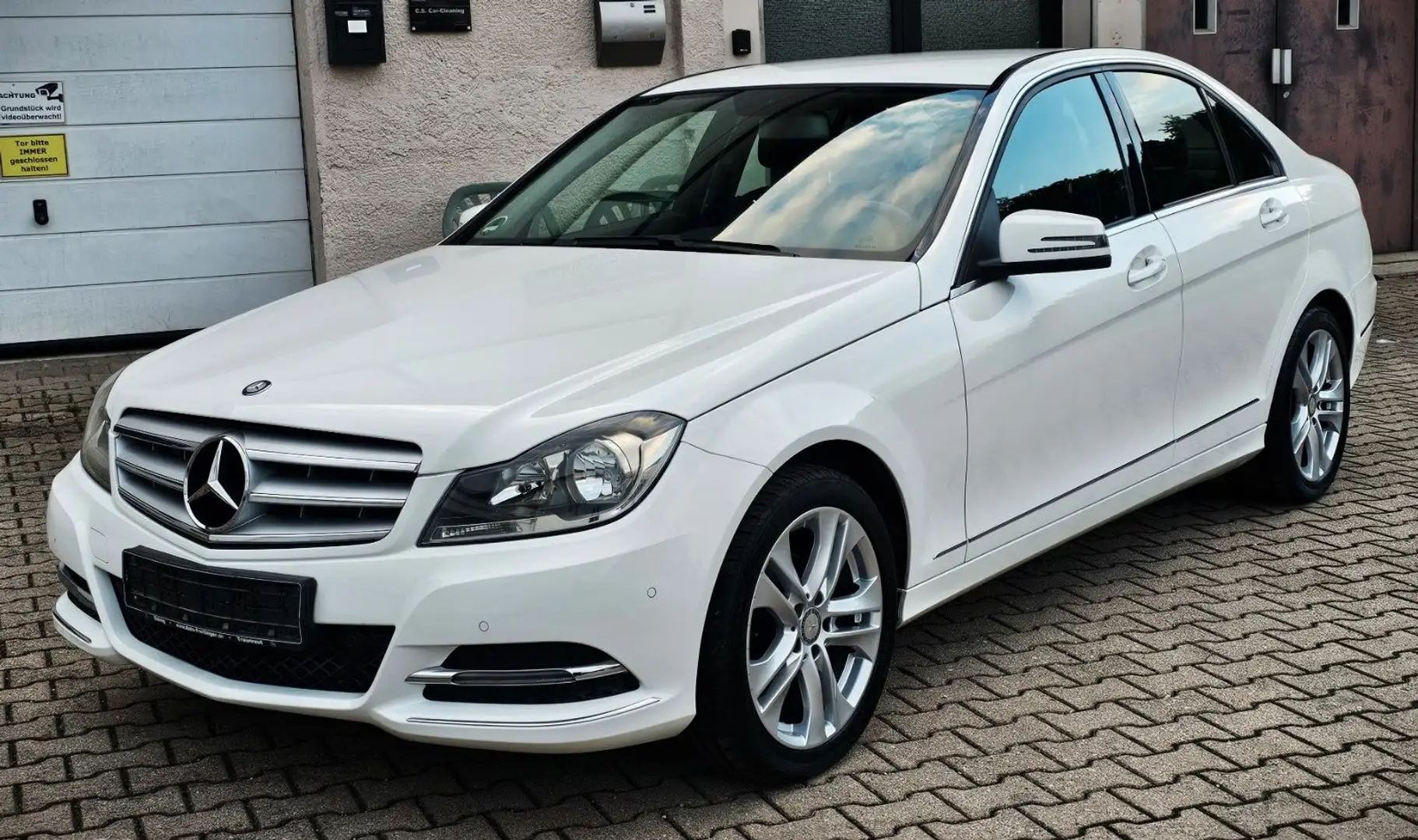 Mercedes-Benz C 180 CGI Lim. AVANTGARDE EURO 6 TÜV NEU NAVI Blanc - 1