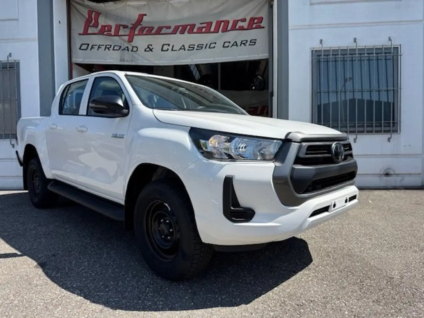 Toyota Hilux COMFORT 2.8 -204 cv  MANUALE MY 2025 Bianco - 1
