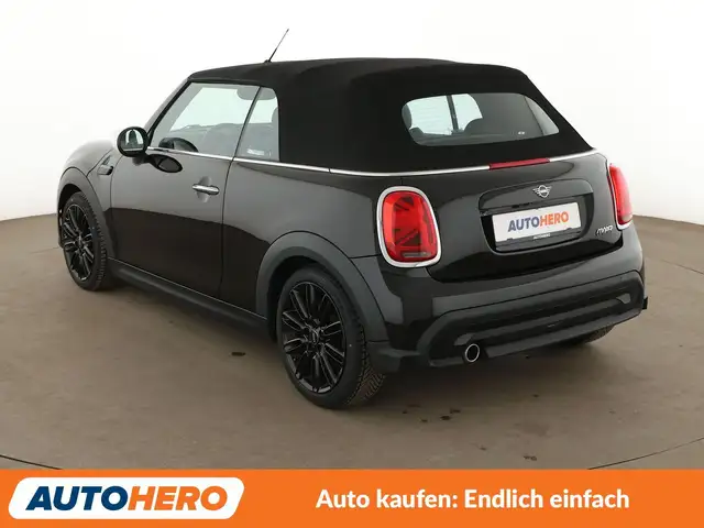 MINI Convertible view 4