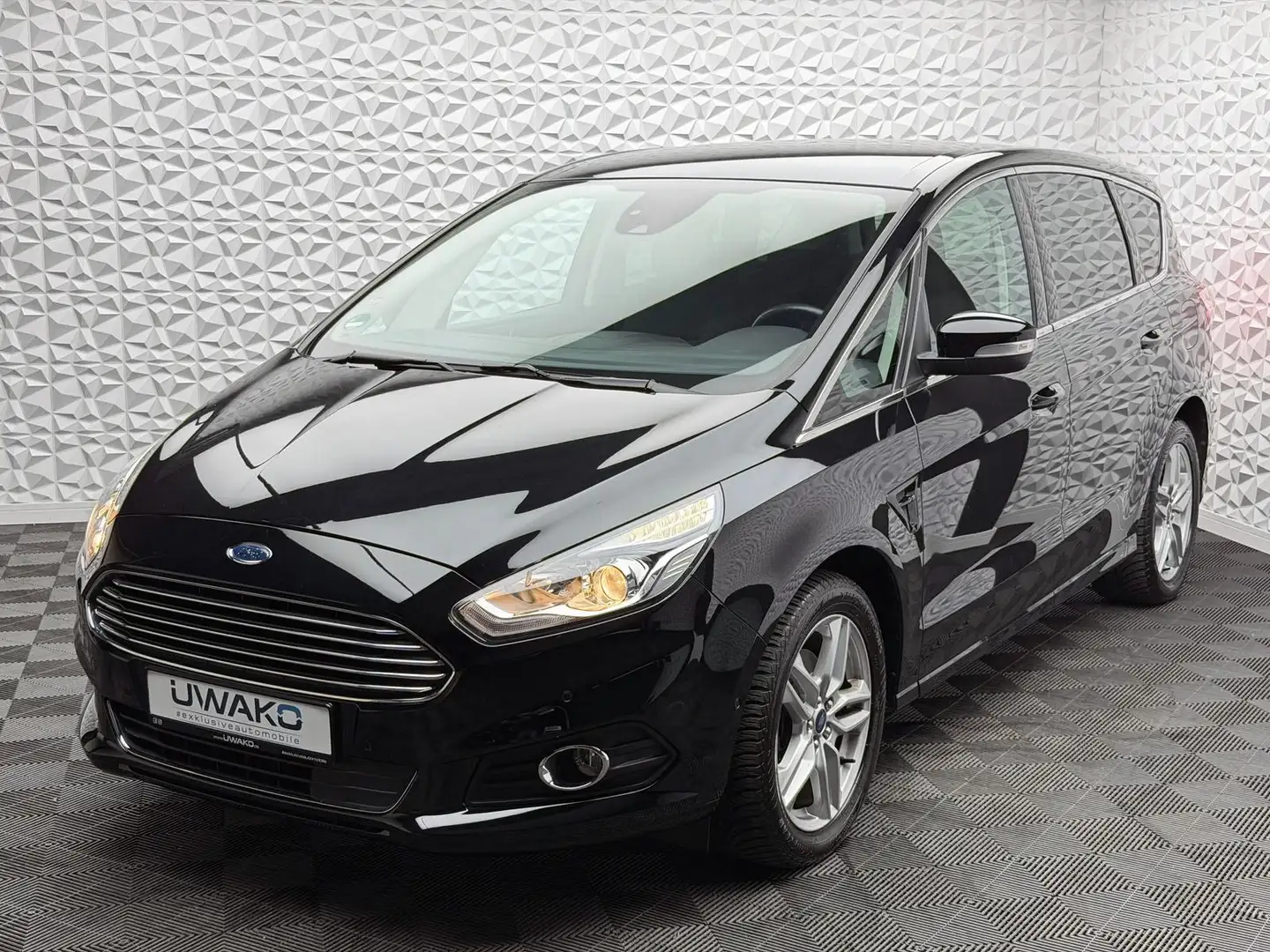 Ford S-Max 1.5 TITANIUM/7-SITZE/KEYLES/RCAM/NAV/PDC Schwarz - 2