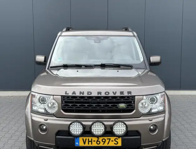 Land Rover Discovery view 14