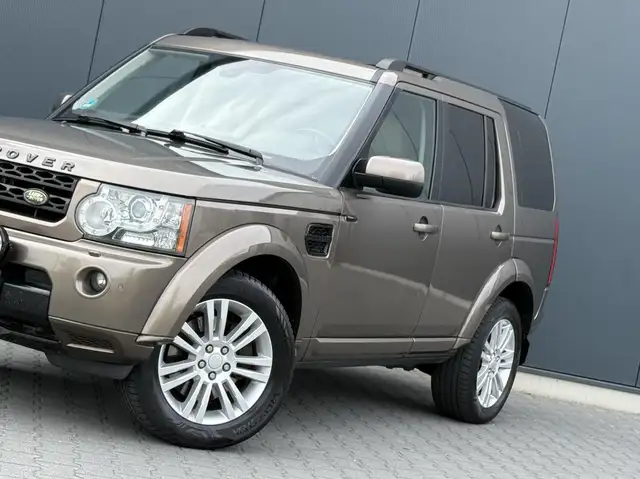 Land Rover Discovery view 6