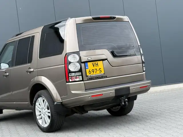Land Rover Discovery view 13