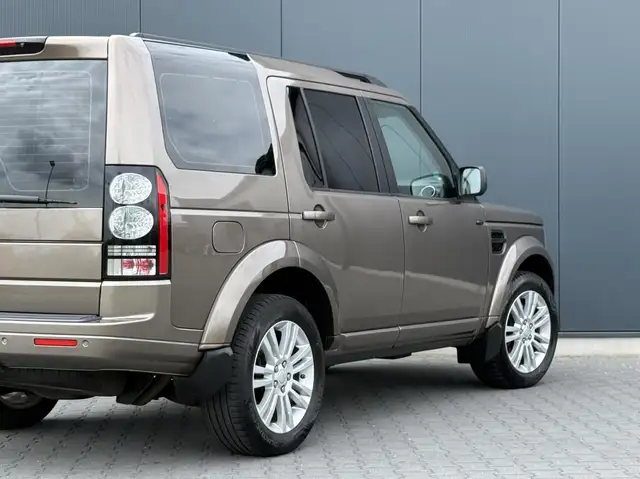 Land Rover Discovery view 5