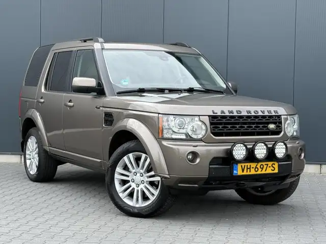 Land Rover Discovery view 2