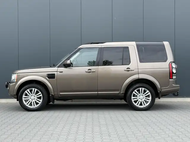 Land Rover Discovery view 9