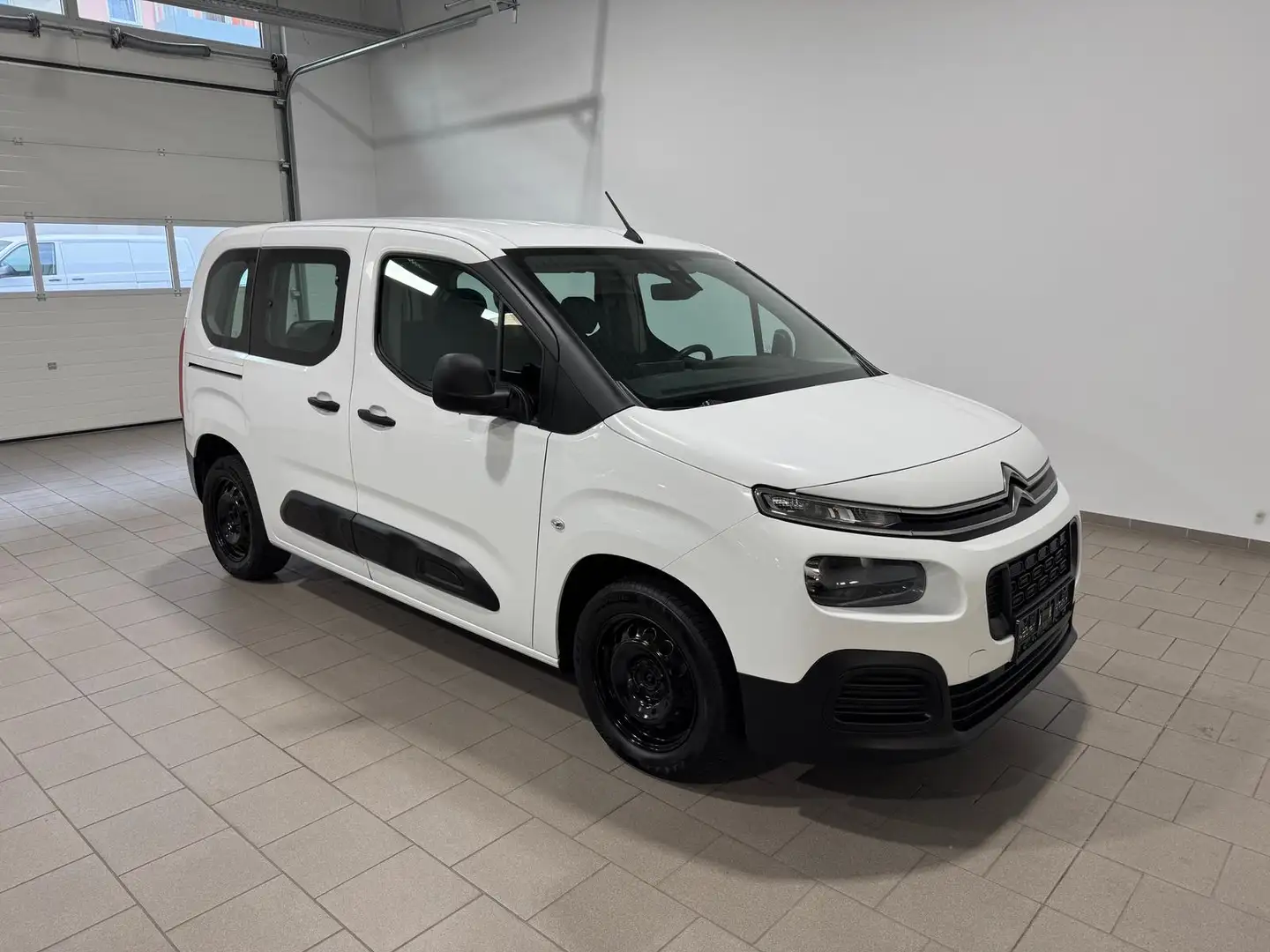 Citroen Berlingo 1.2T Live M, PDC,Klima,2 Schiebet. Weiß - 2
