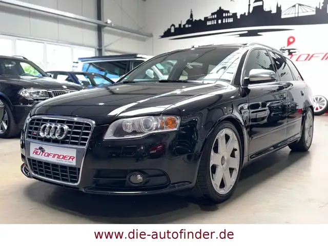 Audi S4 Avant 4.2 quattro Recaro,Xenon,Navi,GSD,AHK..