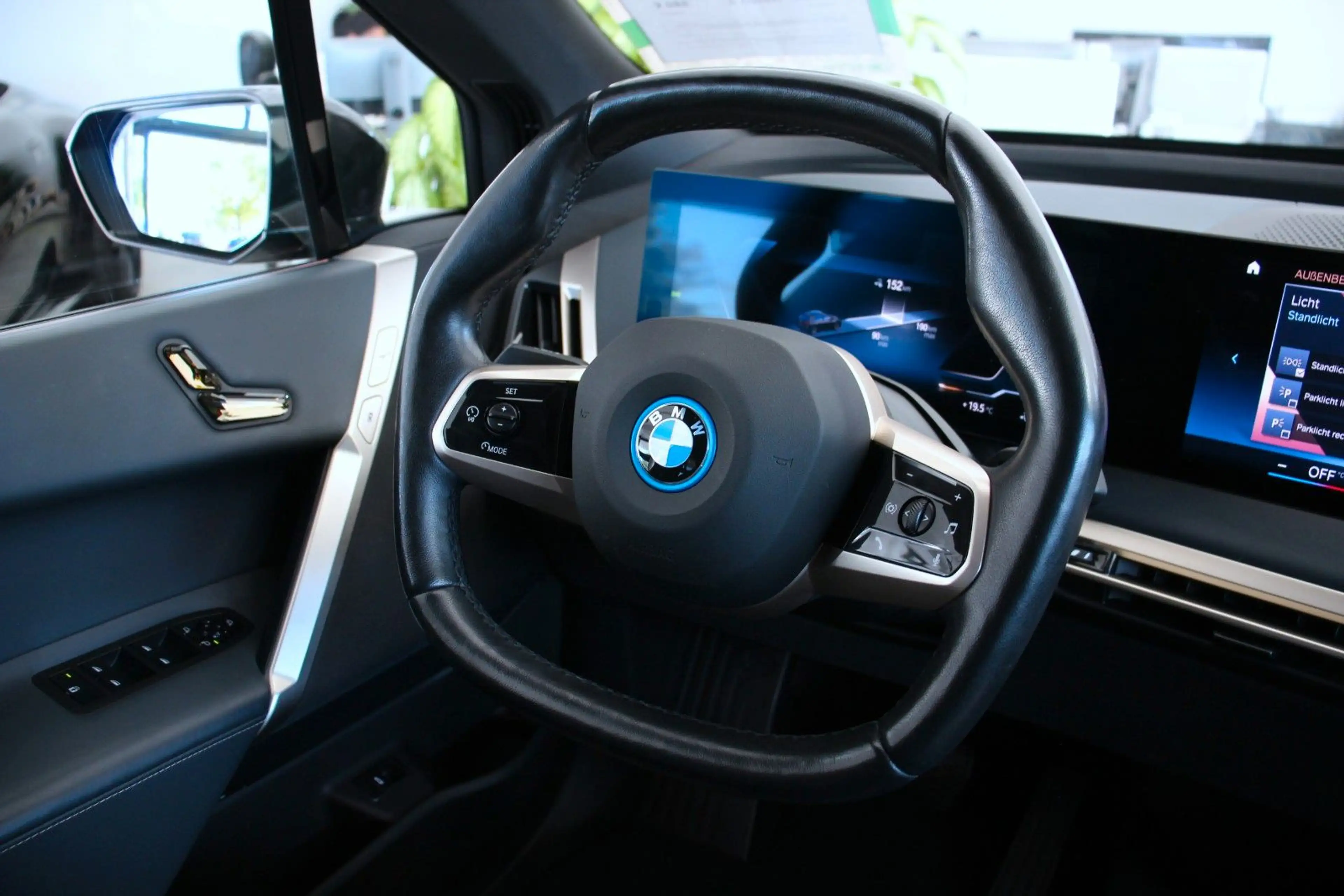 BMW iX xDrive40 Sport (I20) *Laser*AHK*Sky Lounge — photo 12