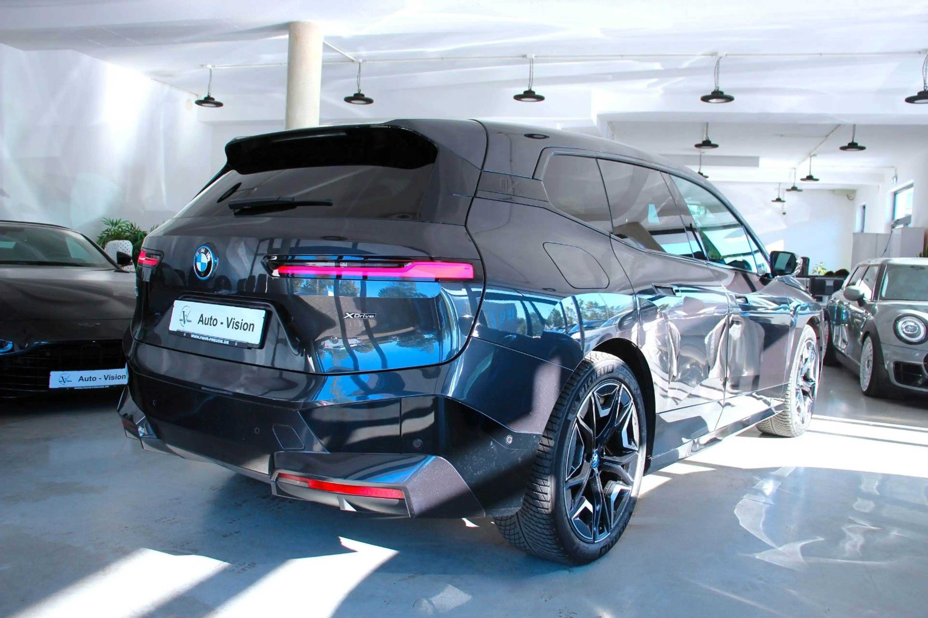 BMW iX xDrive40 Sport (I20) *Laser*AHK*Sky Lounge — photo 6