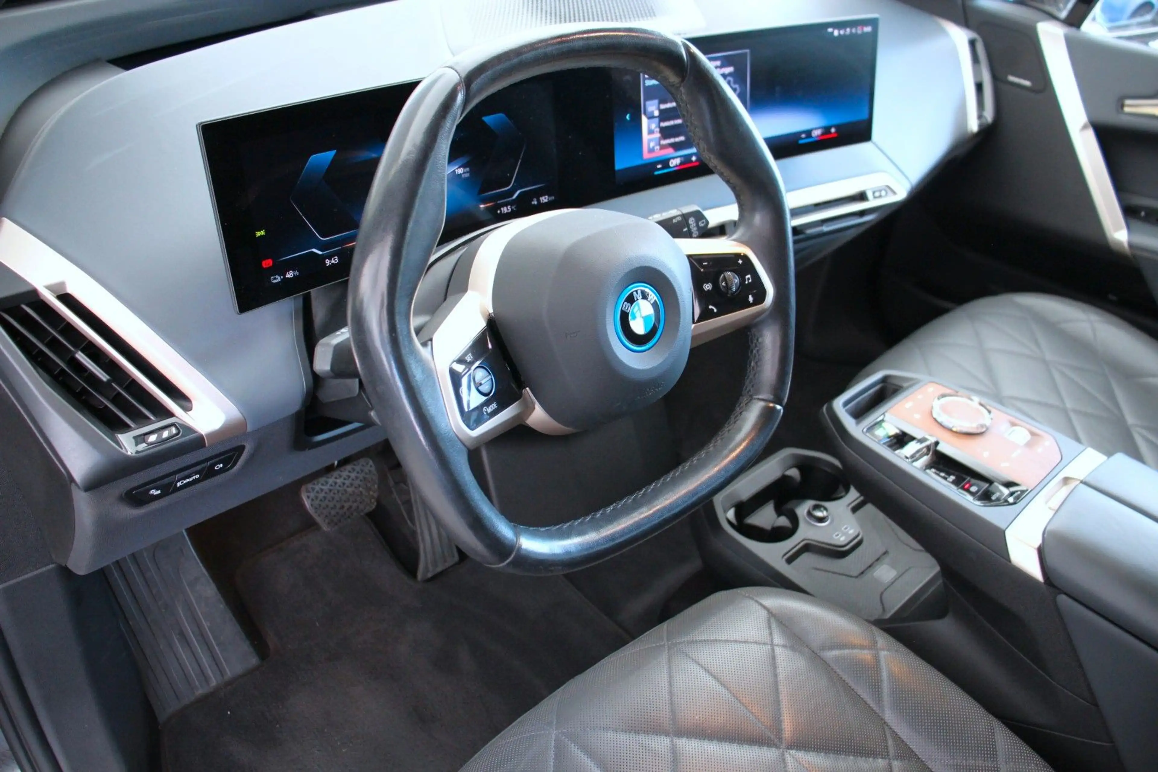 BMW iX xDrive40 Sport (I20) *Laser*AHK*Sky Lounge — photo 11