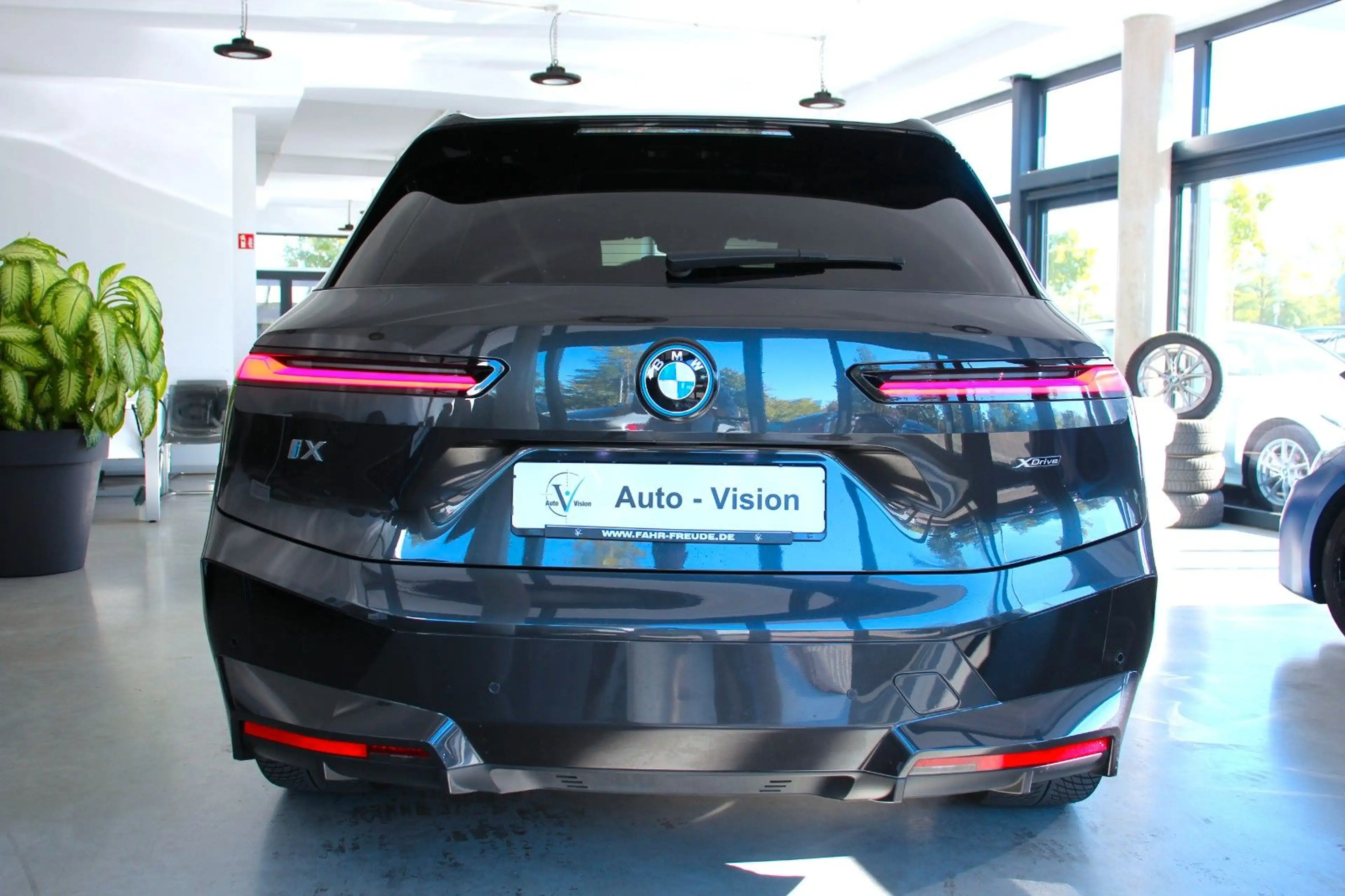 BMW iX xDrive40 Sport (I20) *Laser*AHK*Sky Lounge — photo 7