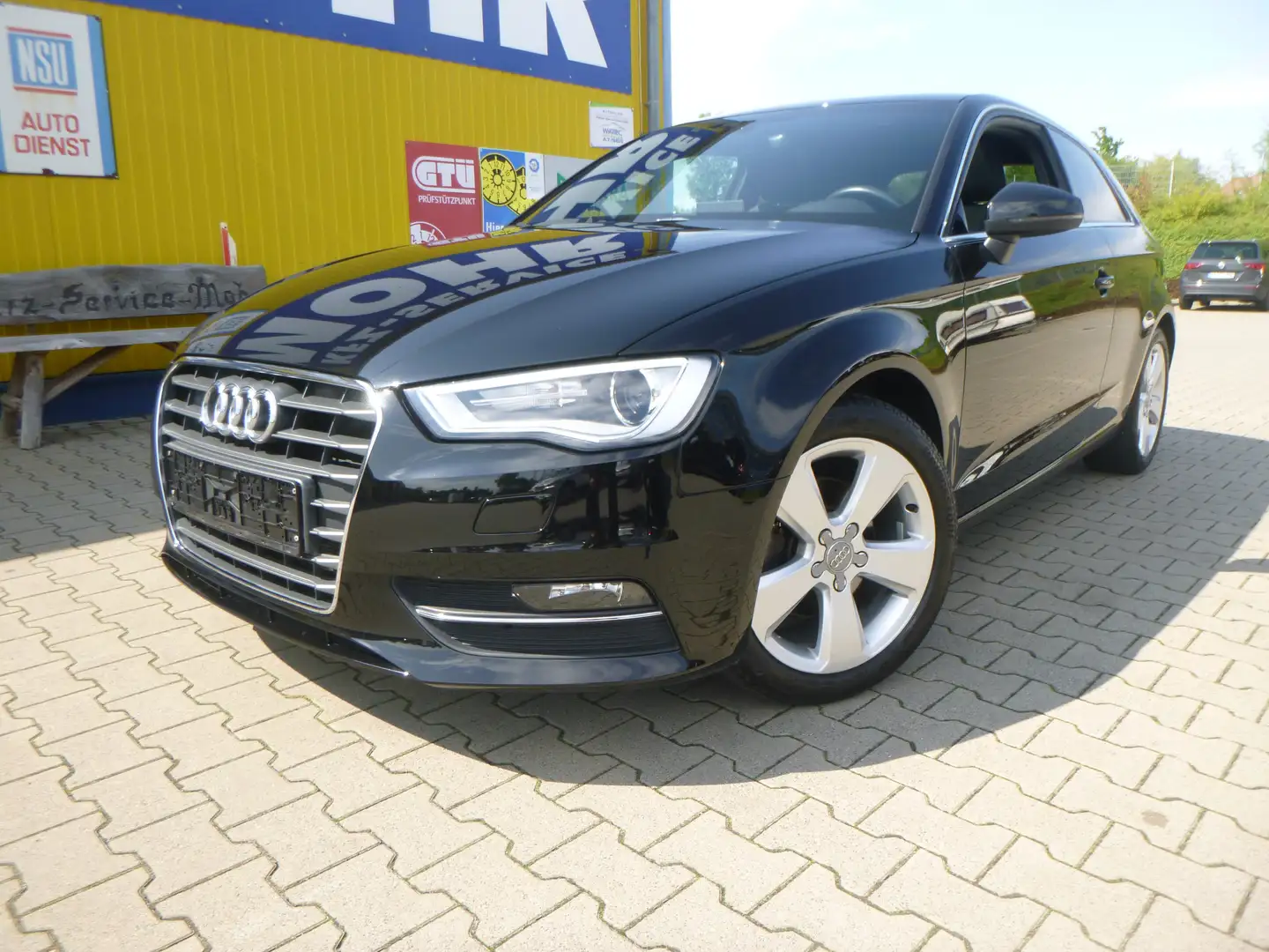 Audi A3 Ambition; Sauberes Auto mit 12 Mon. Garantie; TOP! Zwart - 1