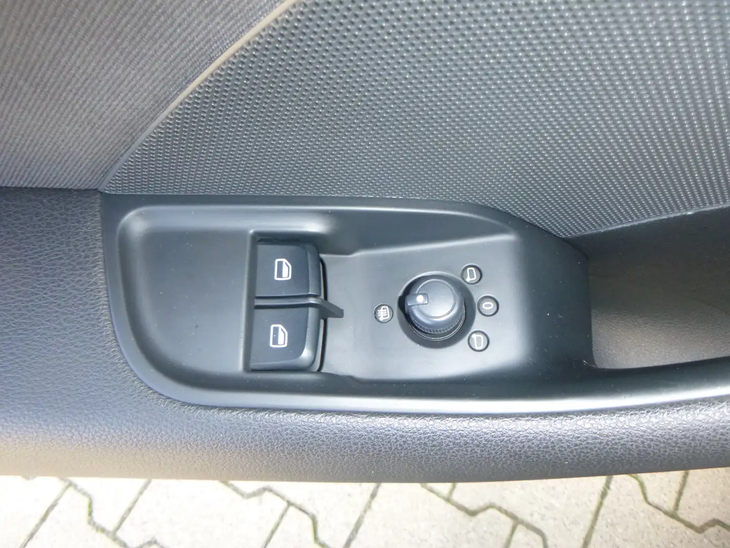 Audi A3 Ambition; Sauberes Auto mit 12 Mon. Garantie; TOP! Zwart - 2