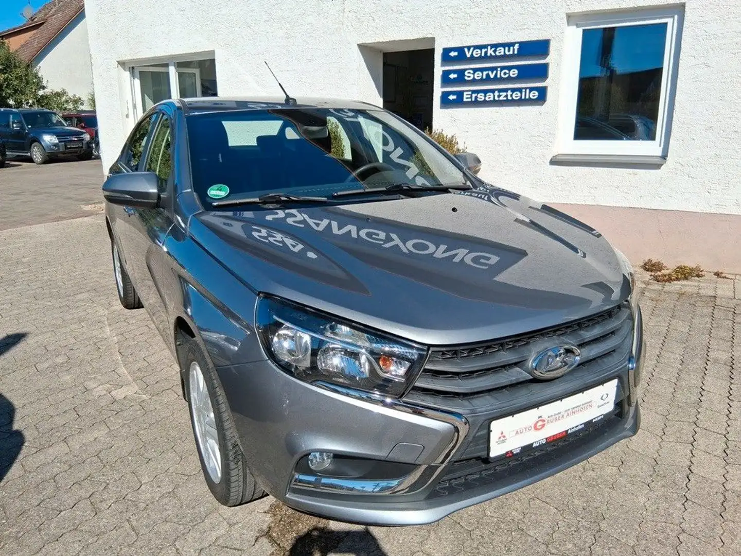 Lada Vesta 1.6 16V Luxus Grau - 1