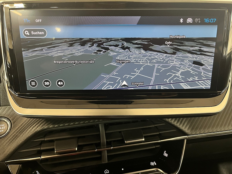 Peugeot 2008 Hybrid 145 e-DCS6 Allure — photo 11