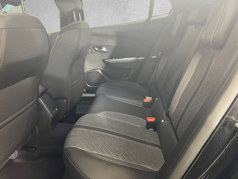 Peugeot 2008 Hybrid 145 e-DCS6 Allure — photo 7