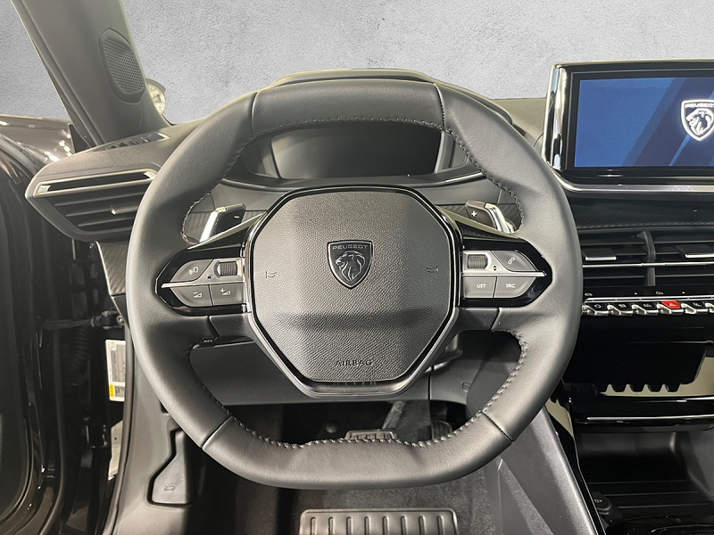 Peugeot 2008 Hybrid 145 e-DCS6 Allure — photo 9