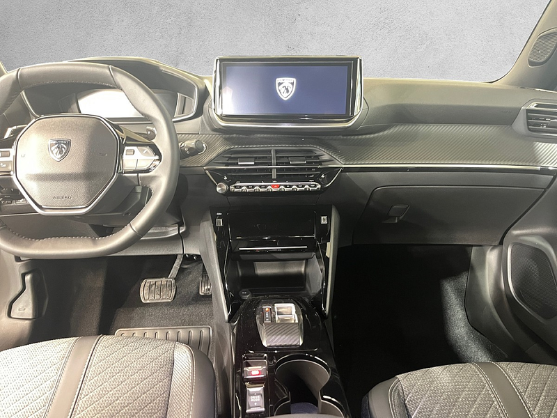 Peugeot 2008 Hybrid 145 e-DCS6 Allure — photo 8