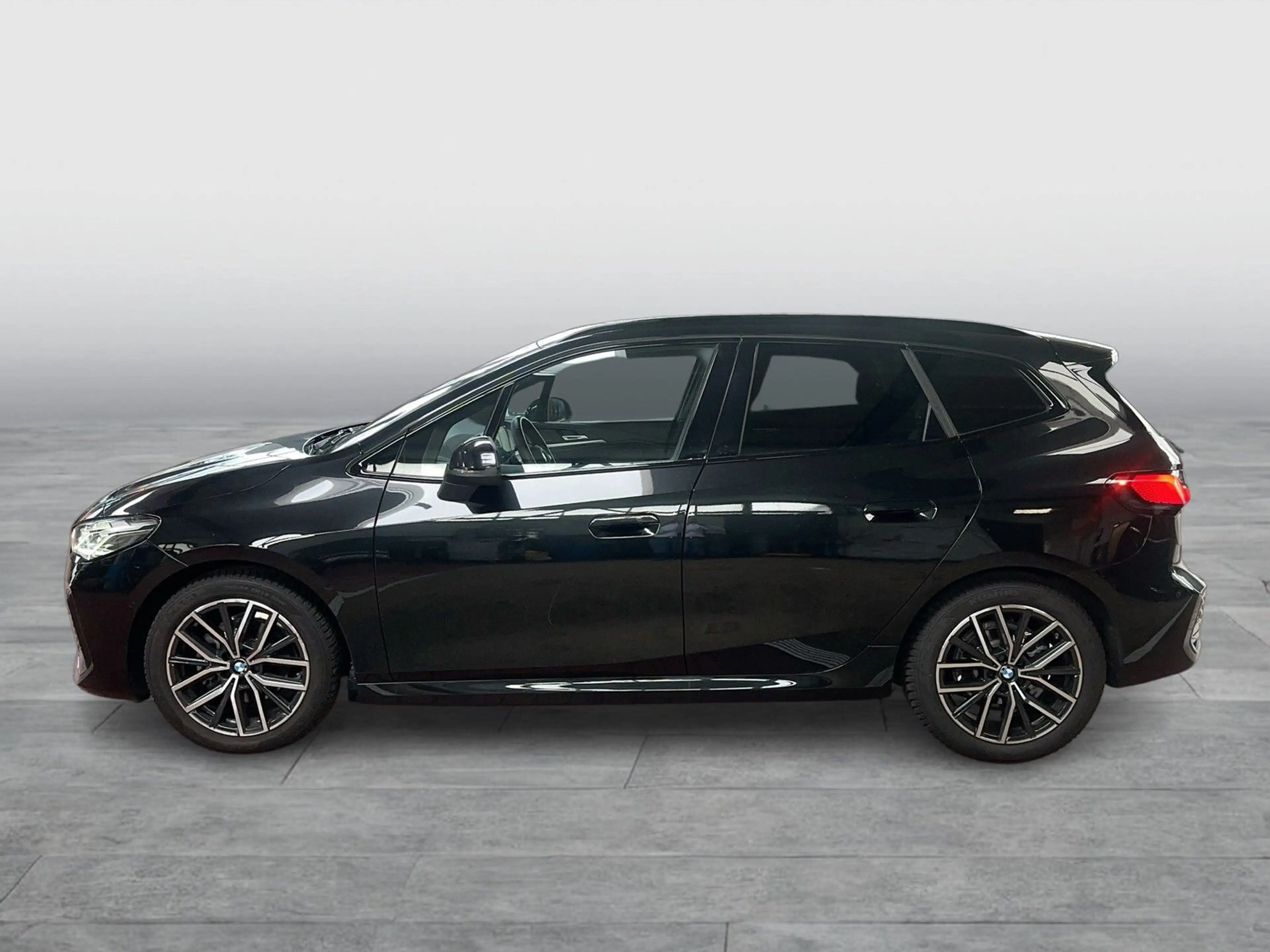 BMW 216 M-Paket,NAV,SHZ,LED,AHK — photo 2