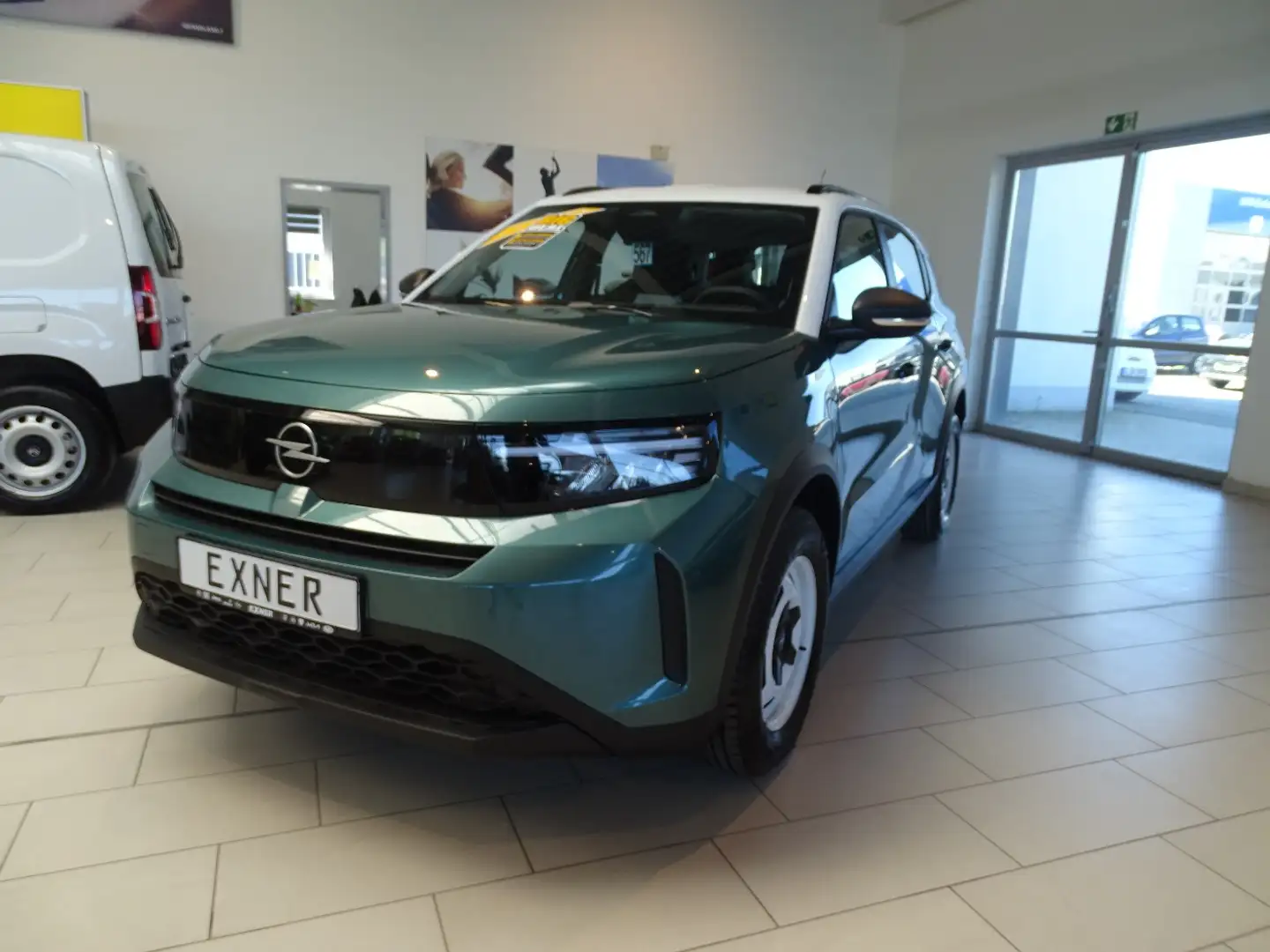 Opel Frontera 1.2 Turbo Edition Komfort-&Techpaket Groen - 2