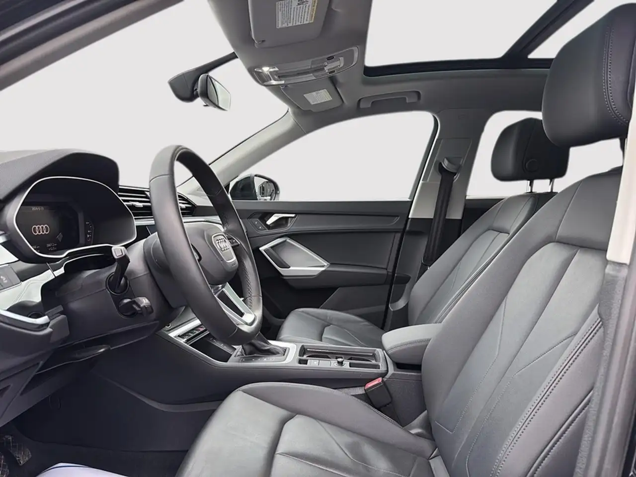Audi Q3 снимка Audi Q3