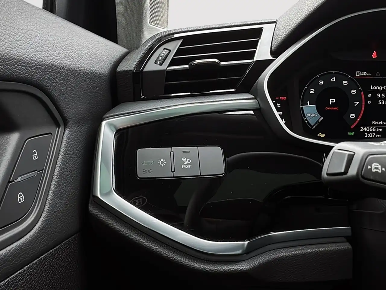 Audi Q3 снимка Audi Q3