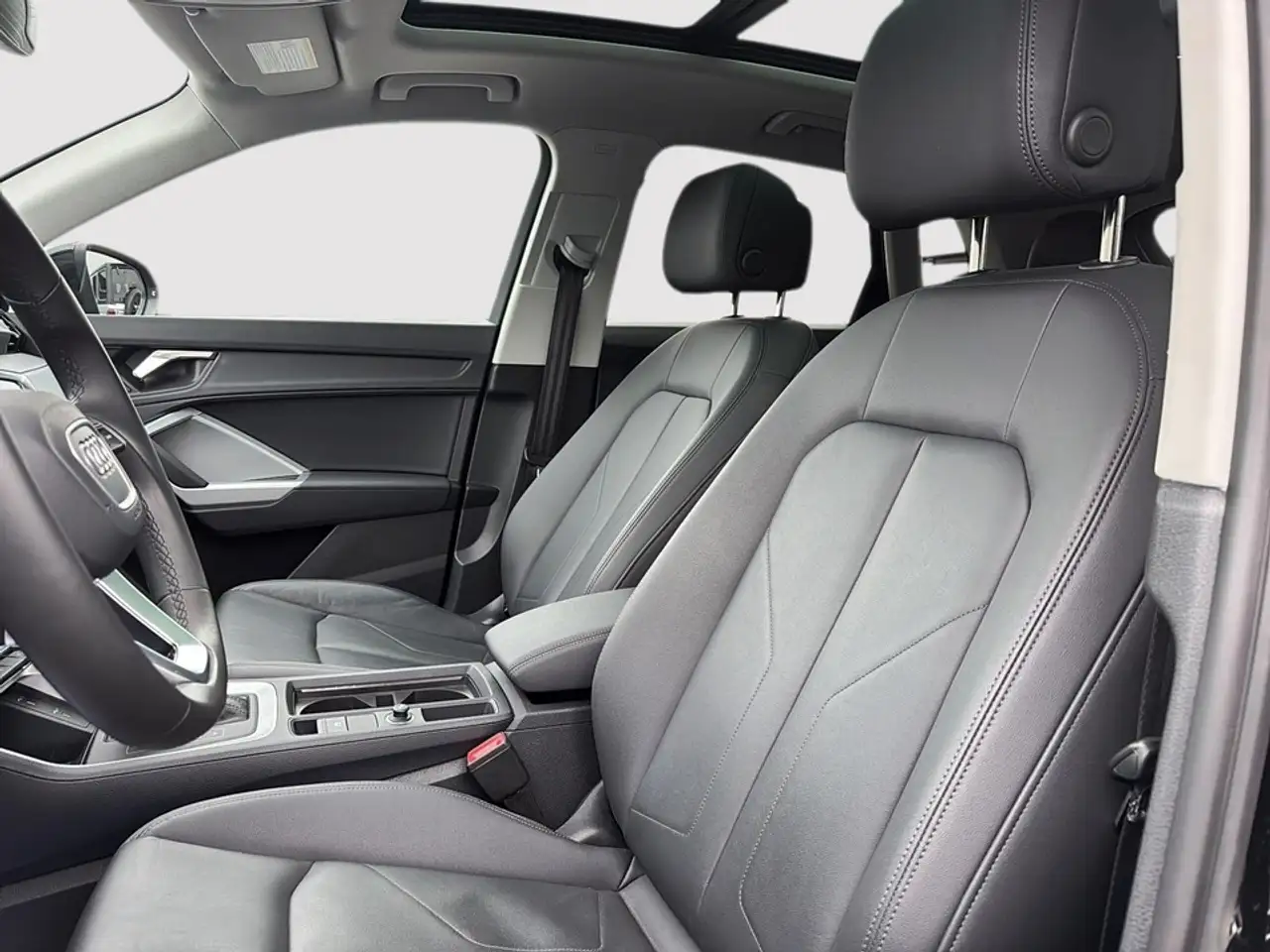 Audi Q3 снимка Audi Q3
