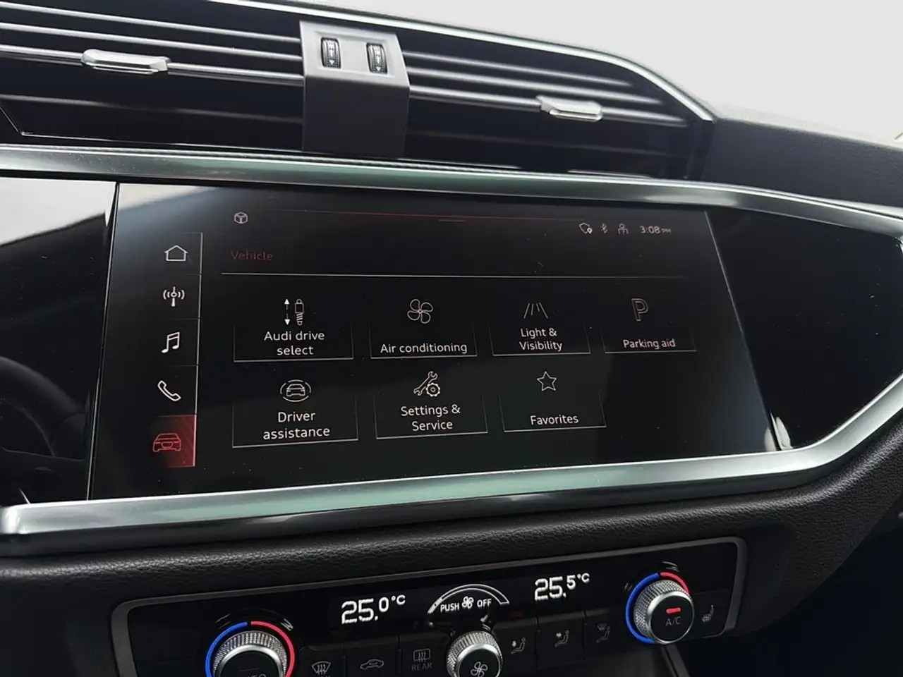 Audi Q3 снимка Audi Q3