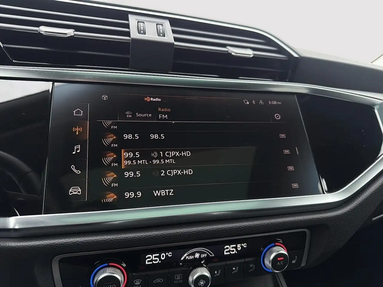 Audi Q3 снимка Audi Q3