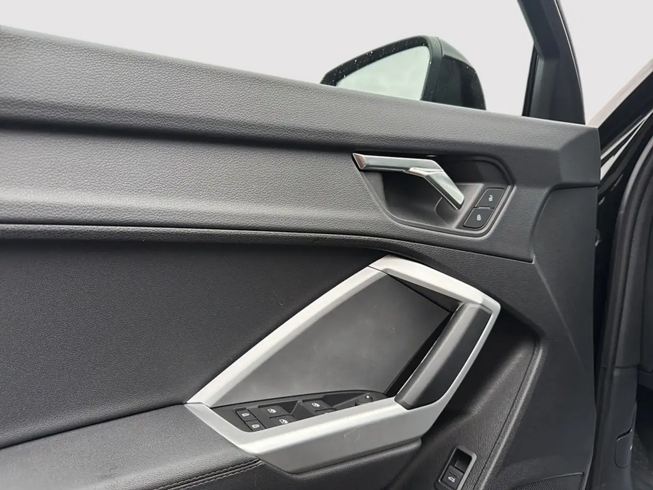 Audi Q3 снимка Audi Q3