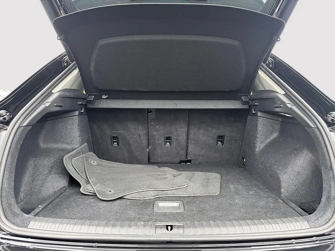 Audi Q3 снимка Audi Q3