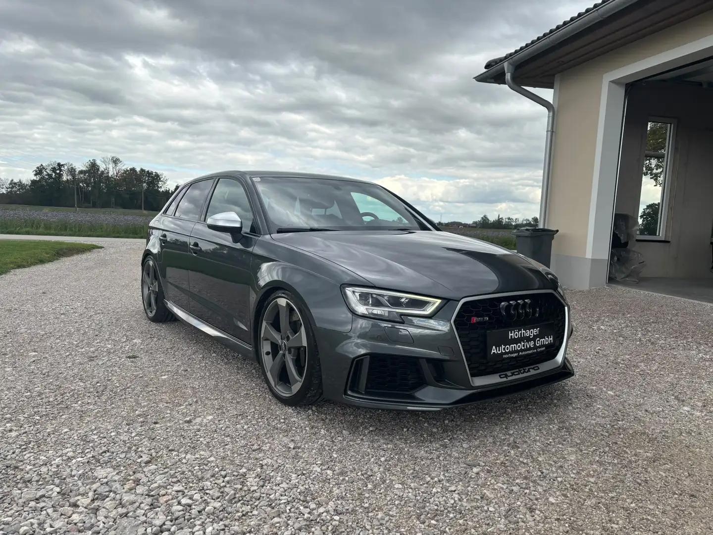 Audi RS3 2.5 TFSI SB quattro*Neuwertig*Garantie*Daytona* Grau - 1