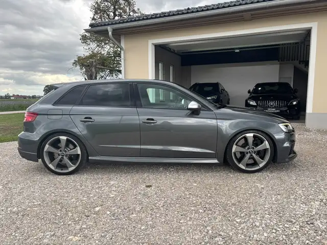 Audi RS3 view 4