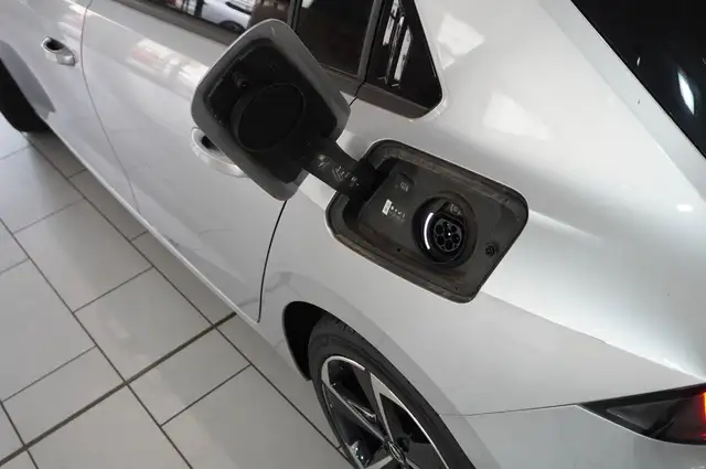 Opel Astra view 11