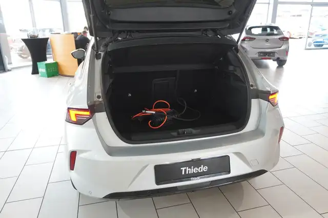 Opel Astra view 13