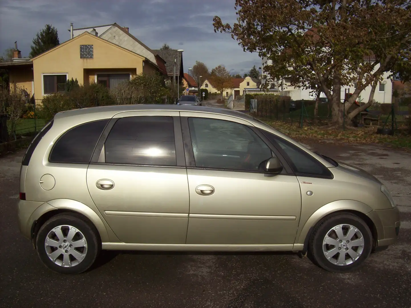 Opel Meriva 1,4 16V Edition Eco Flex Kombi Gold - 2