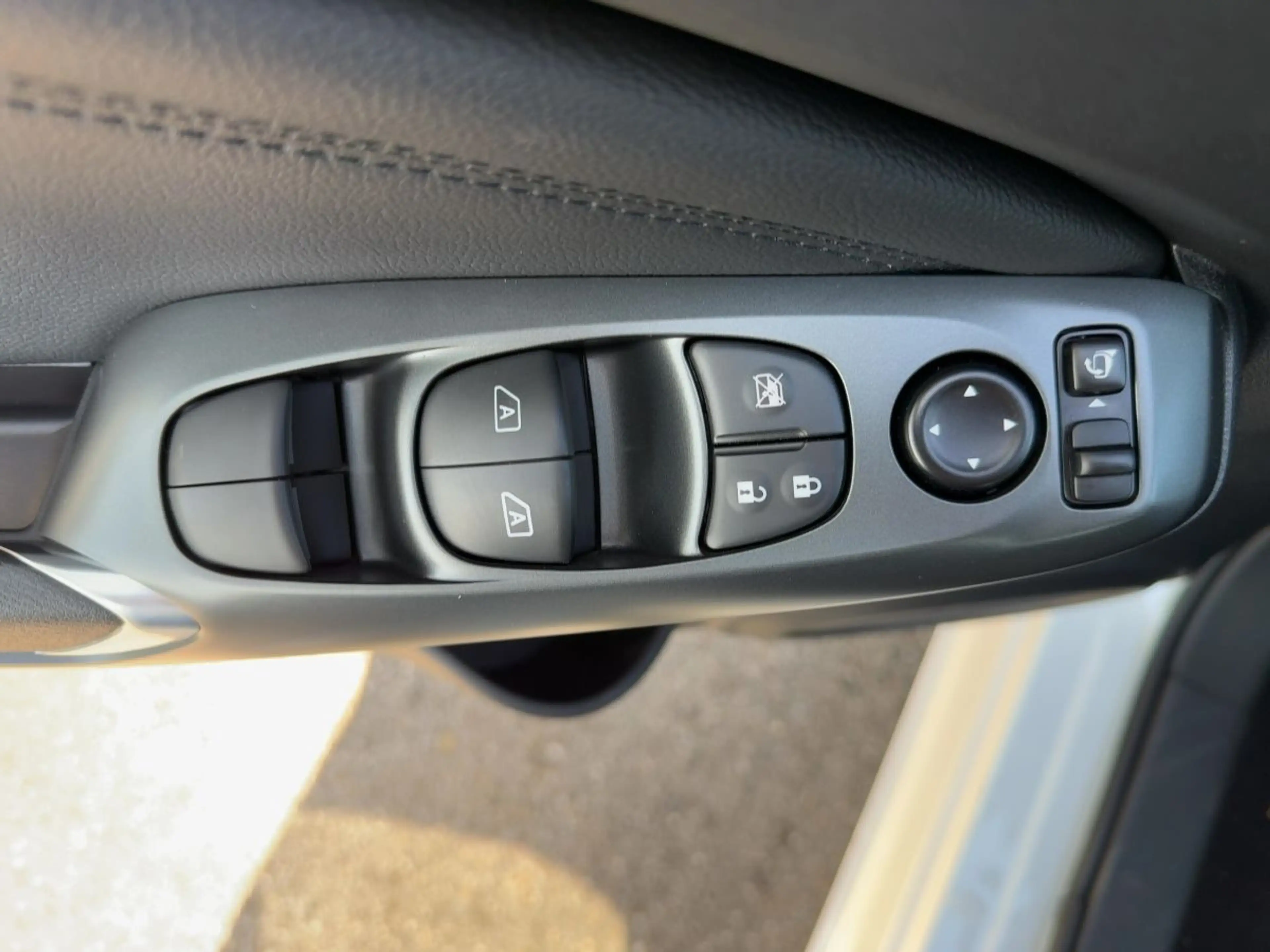 Nissan Juke 1.0 DIG-T N-Connecta LED|SHZ|LHZ|Kam — photo 12