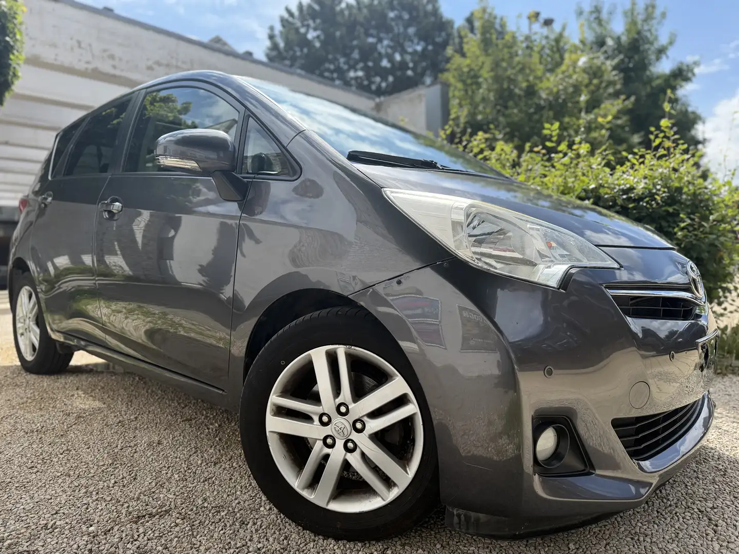 Toyota Verso-S 1.4 D-4D Skyview Gri - 1